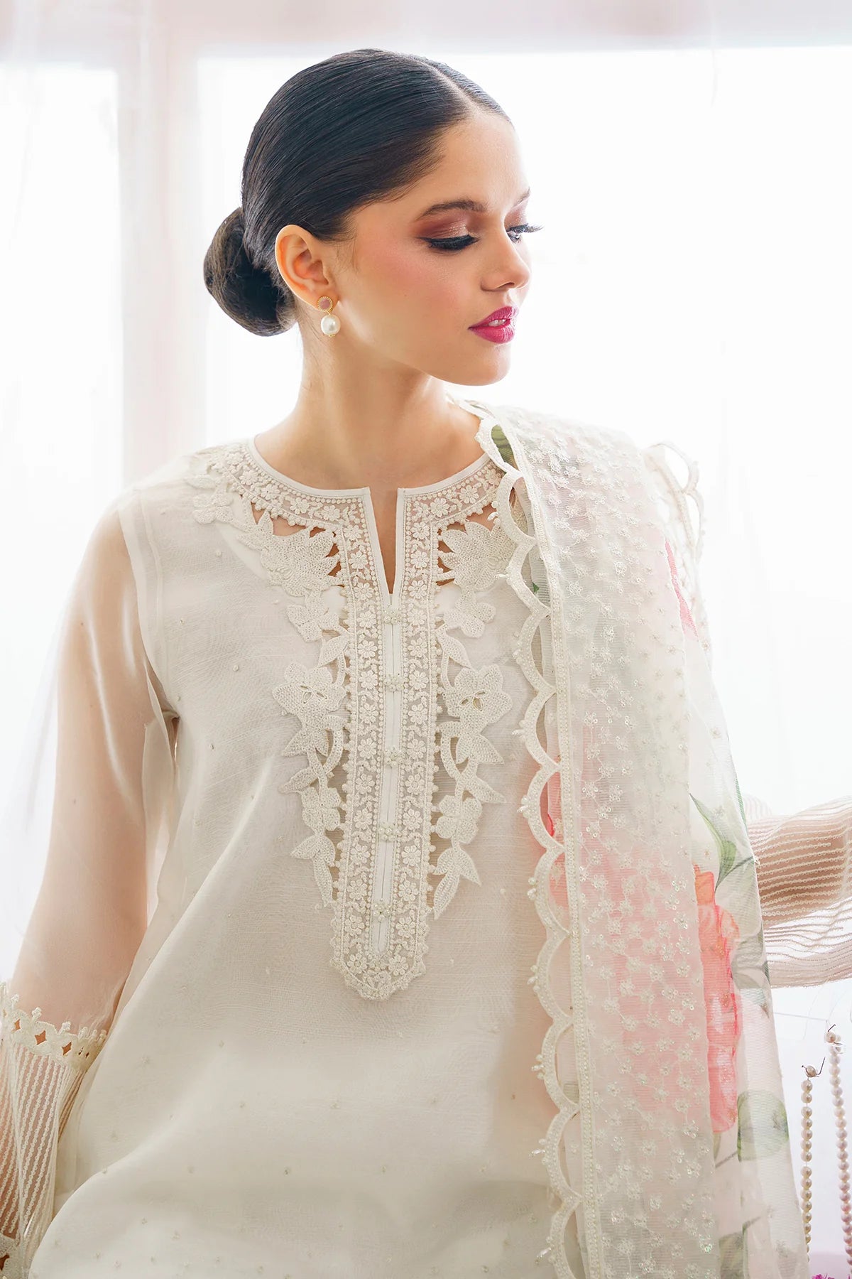 Baroque - EMBROIDERED ORGANZA UF-526