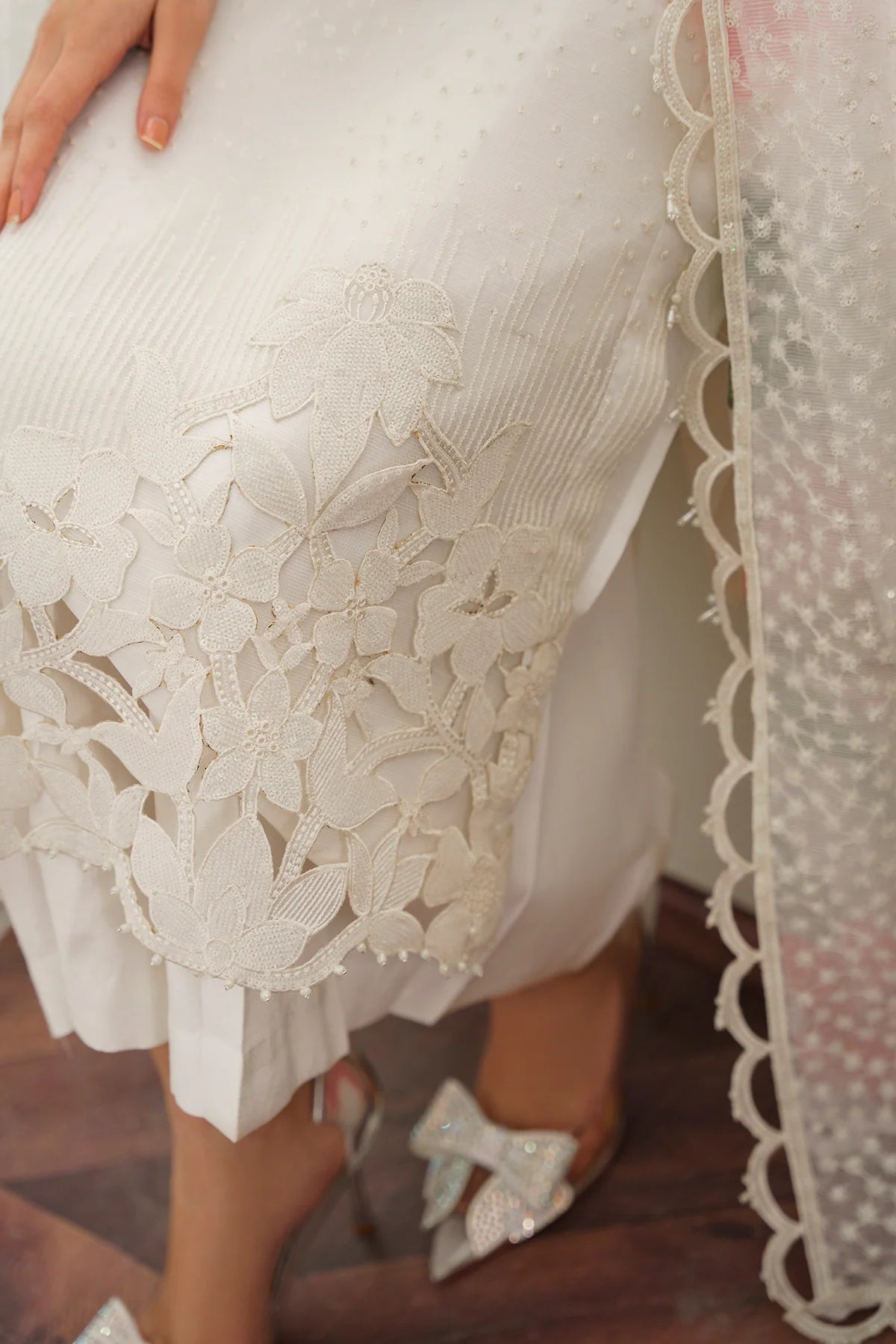 Baroque - EMBROIDERED ORGANZA UF-526
