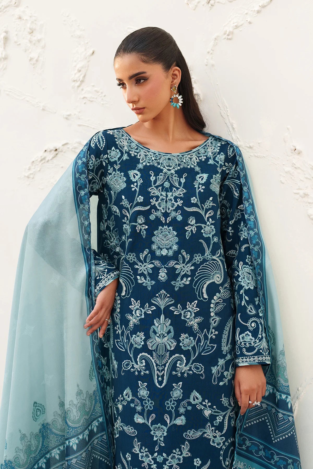 Baroque - EMBROIDERED RAW SILK UF-4384