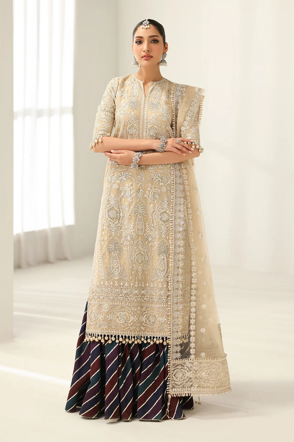 Baroque - EMBROIDERED NET UF-4183