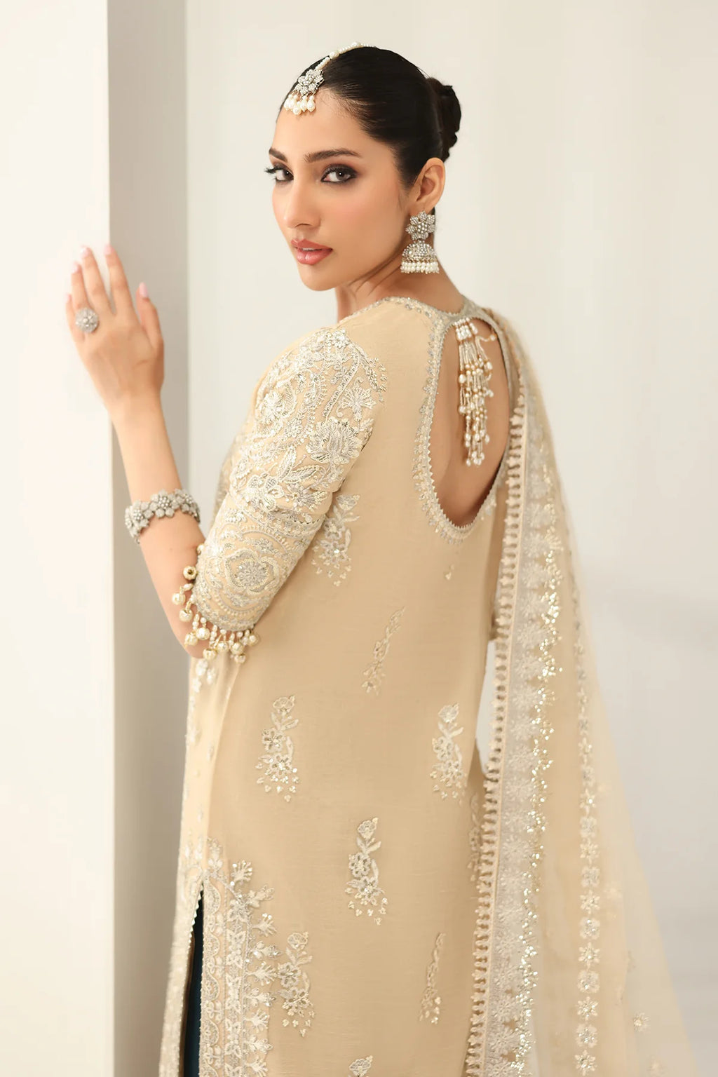 Baroque - EMBROIDERED NET UF-4183