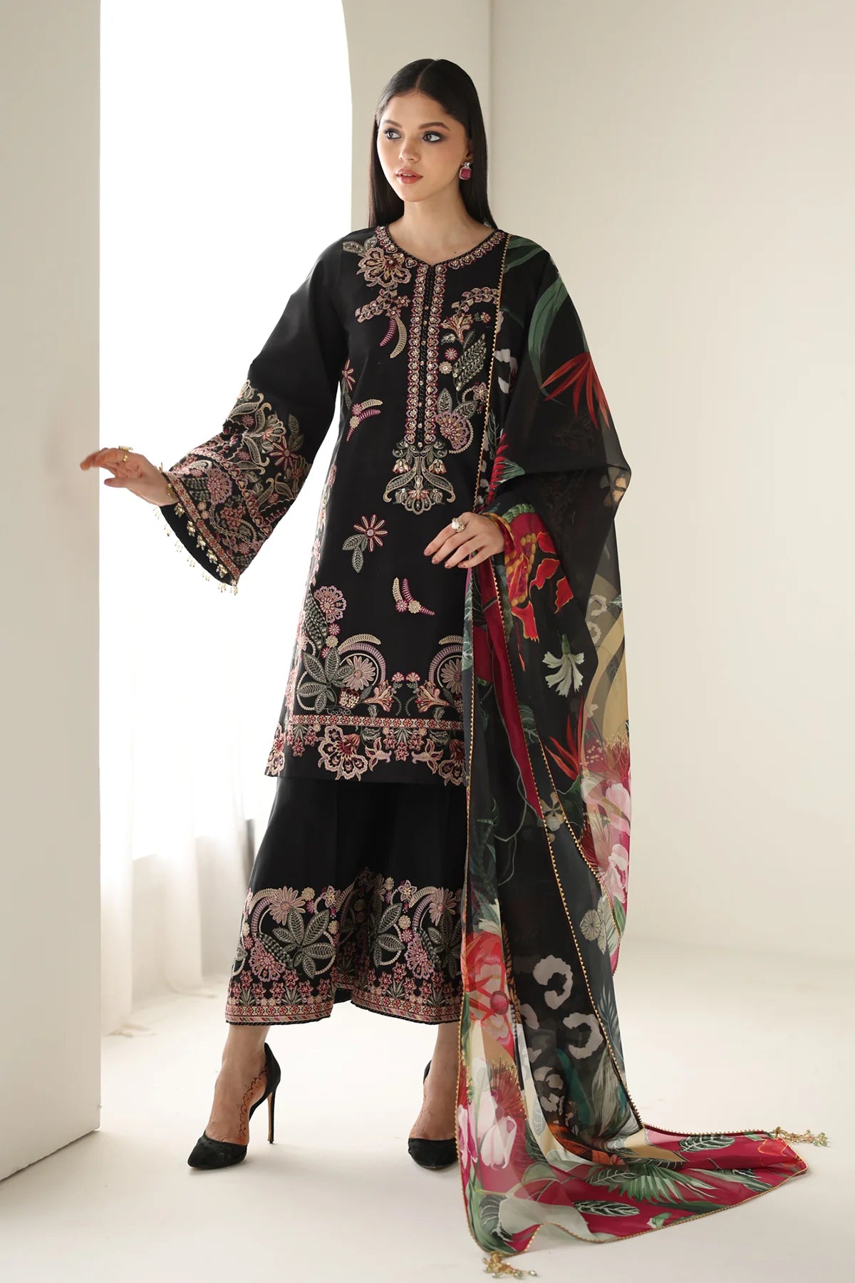 Baroque - EMBROIDERED SILK UF-4175 - Mirha Collections