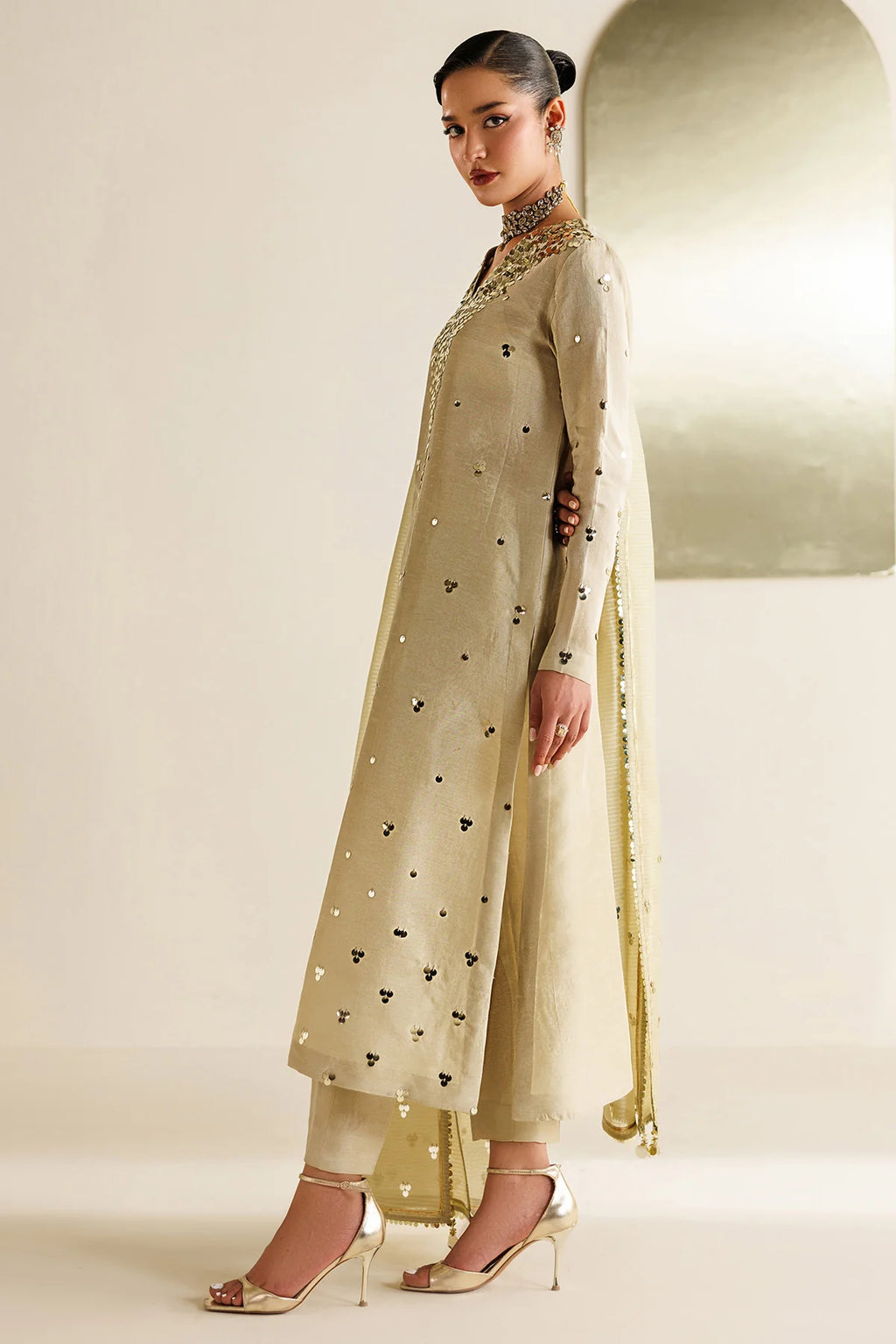 Jazmin - Embroidered Raw Silk UR-7072