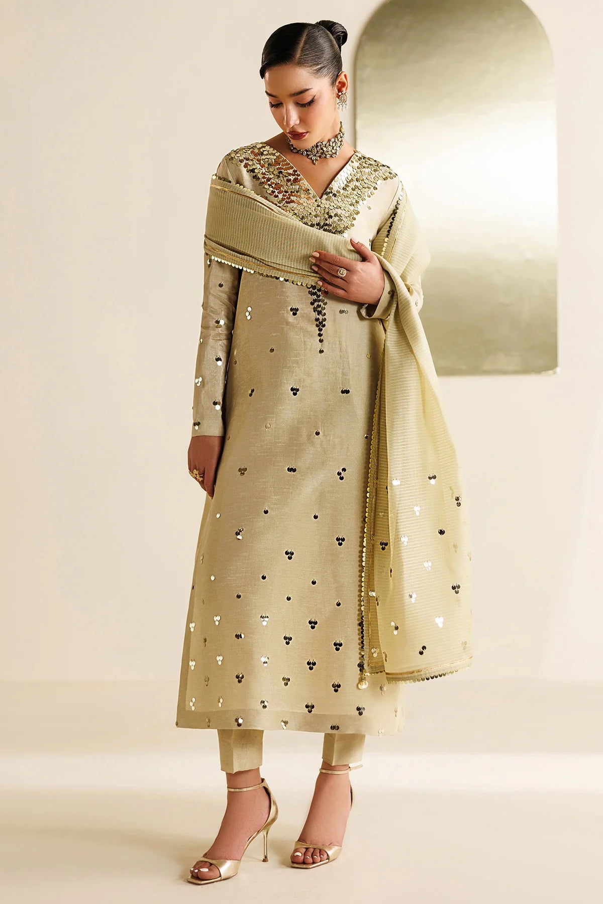 Jazmin - Embroidered Raw Silk UR-7072