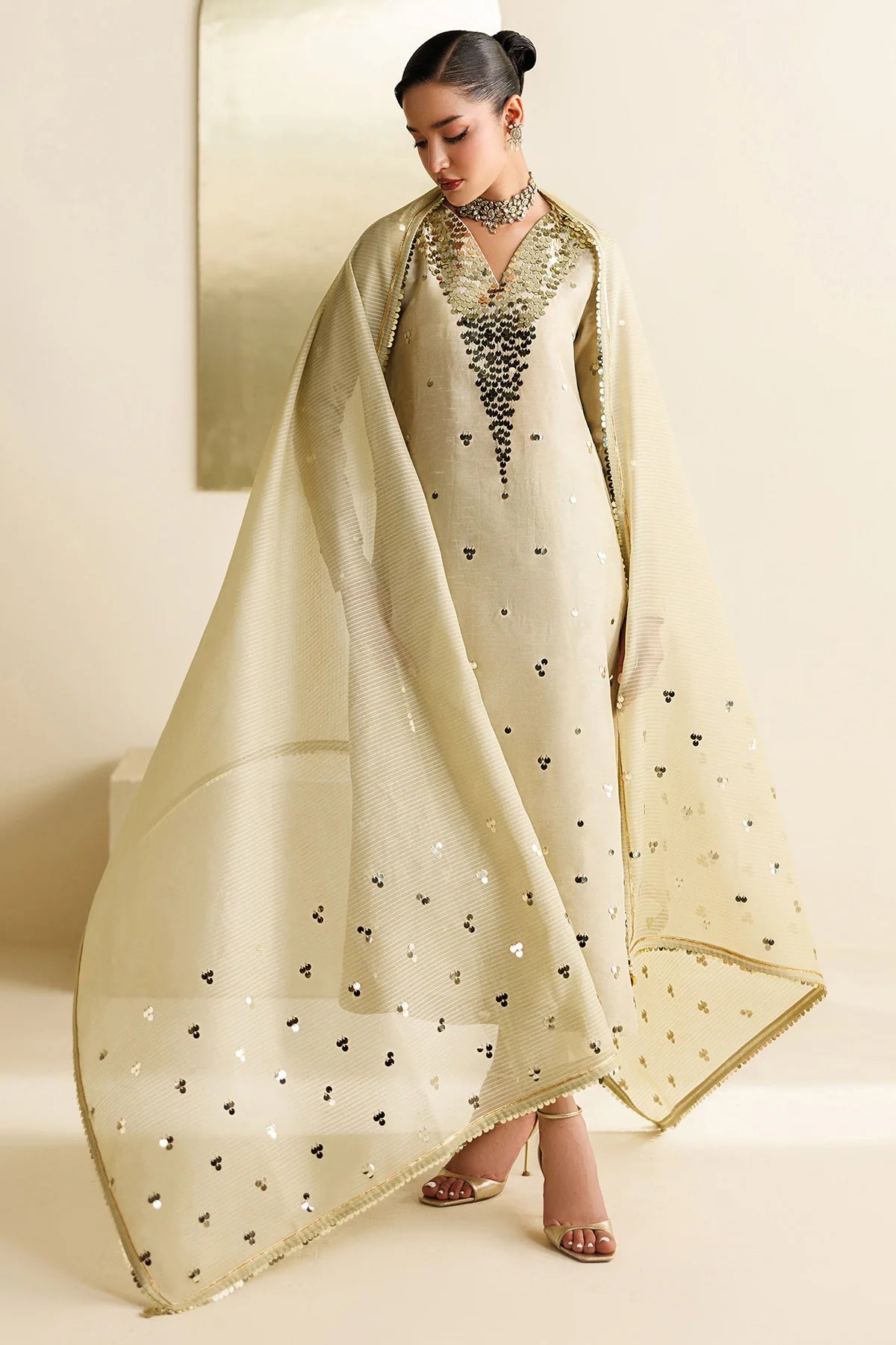 Jazmin - Embroidered Raw Silk UR-7072