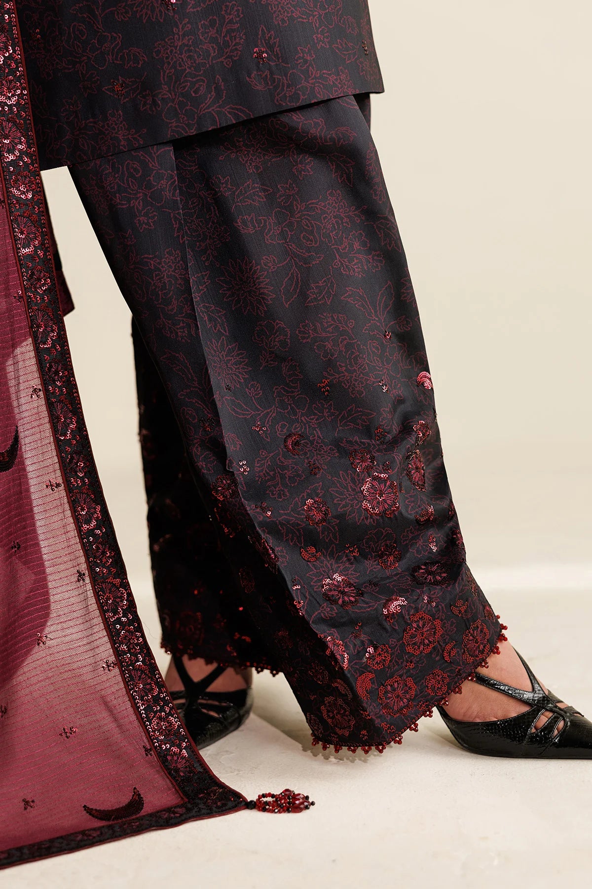 Jazmin - Embroidered Raw Silk UR-7068