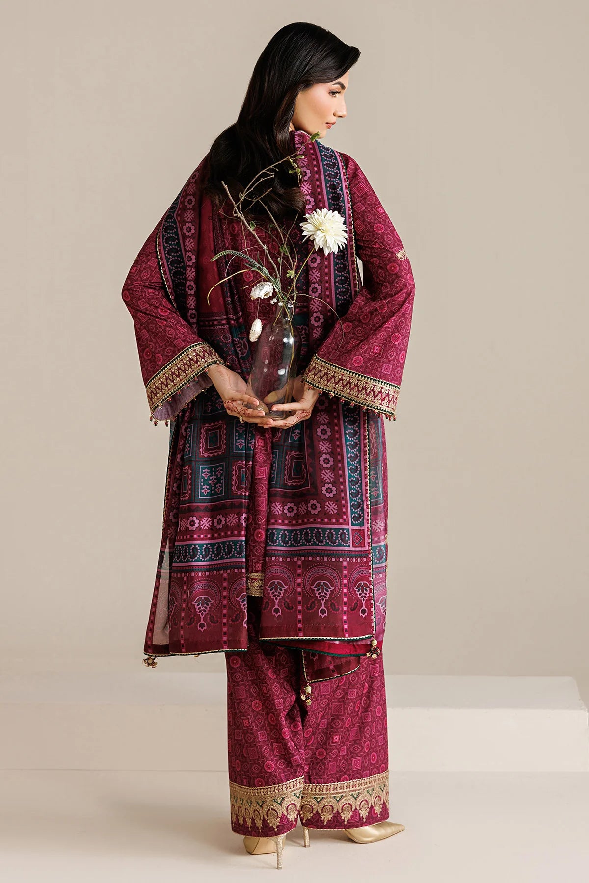 Jazmin - EMBROIDERED RAW SILK UR-7074
