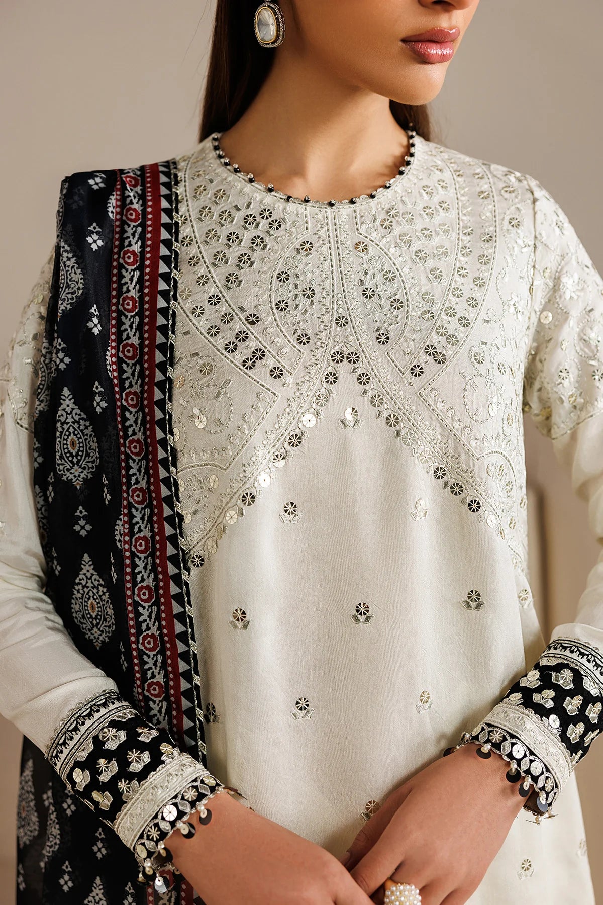 Jazmin - EMBROIDERED RAW SILK UR-7080