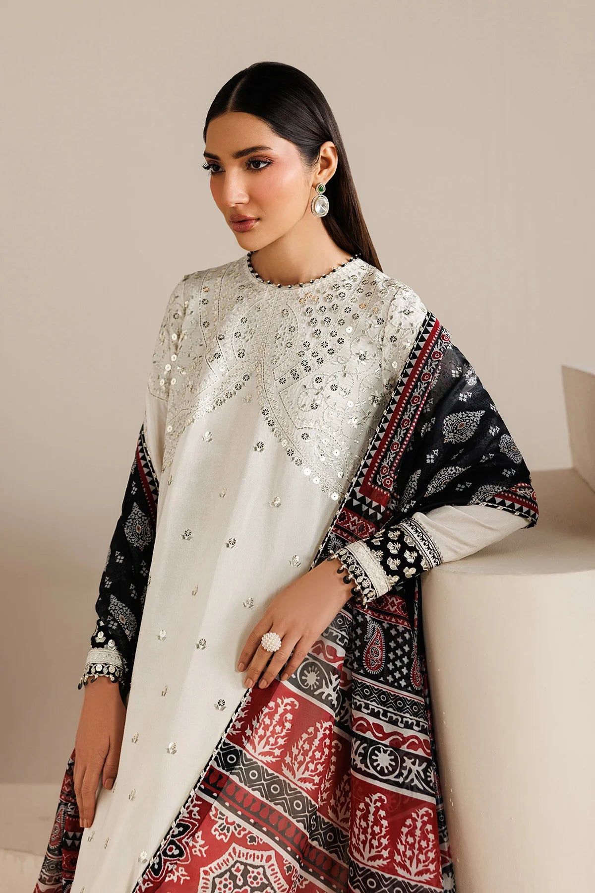 Jazmin - EMBROIDERED RAW SILK UR-7080