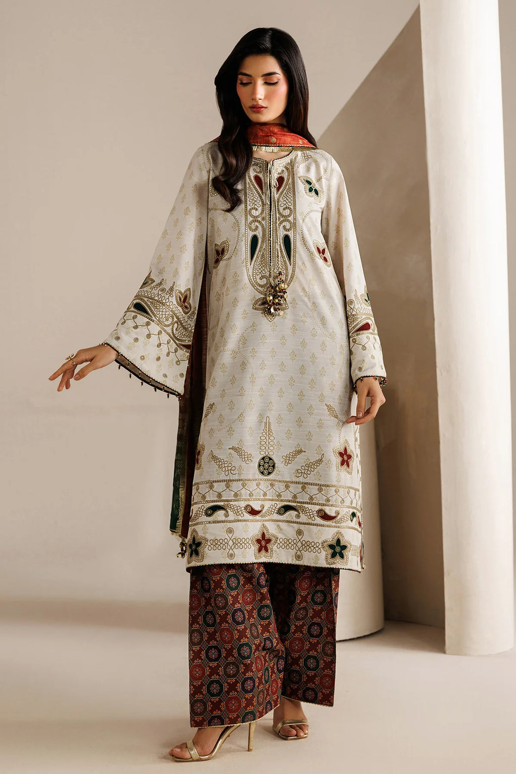 Jazmin - EMBROIDERED RAW SILK UR-7085