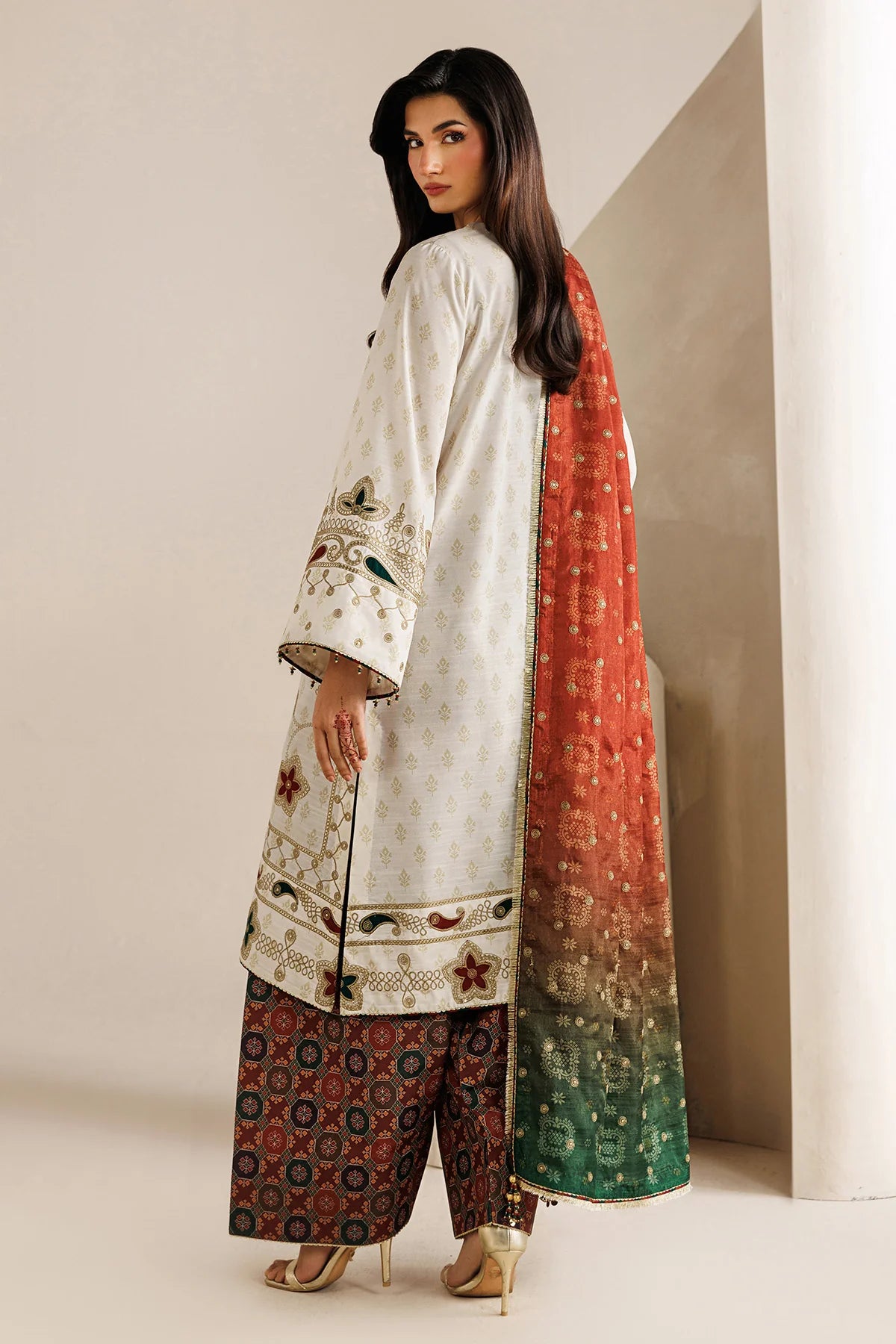Jazmin - EMBROIDERED RAW SILK UR-7085