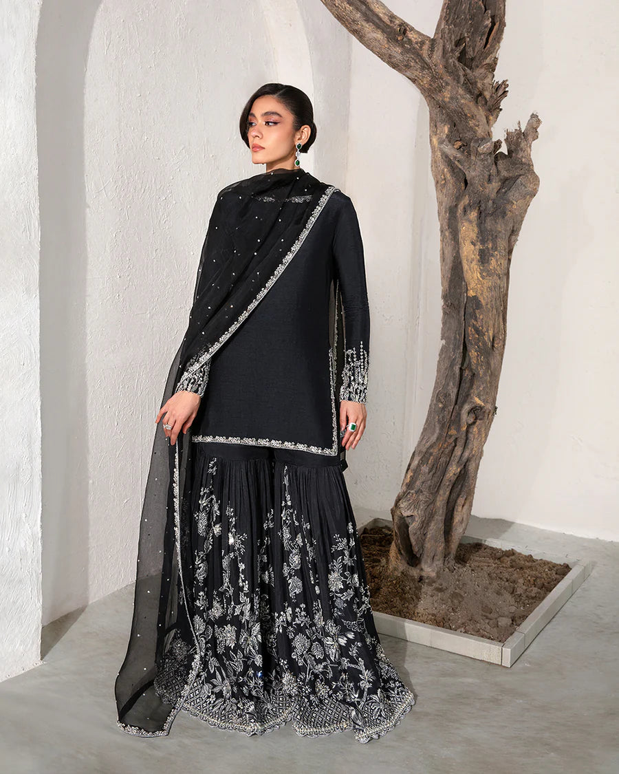Faiza Saqlain - Ciar