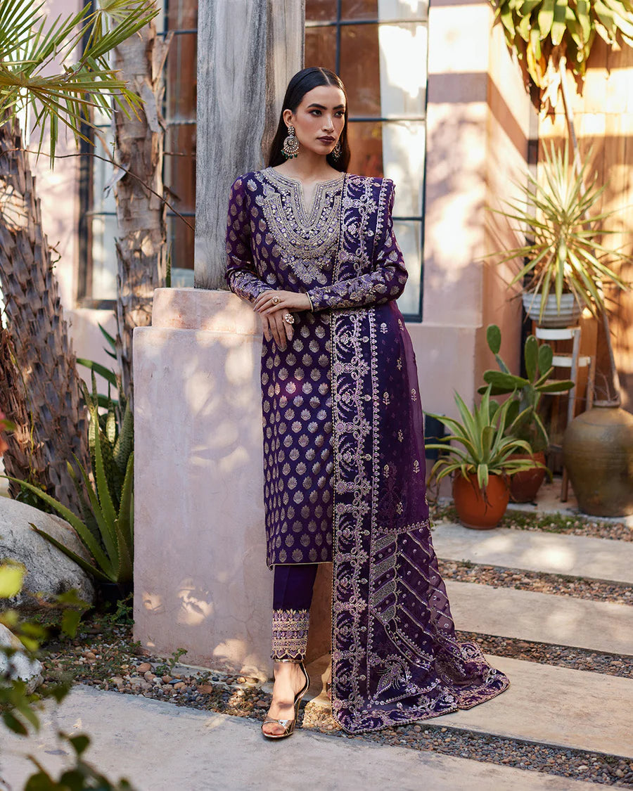Faiza Saqlain - Clara