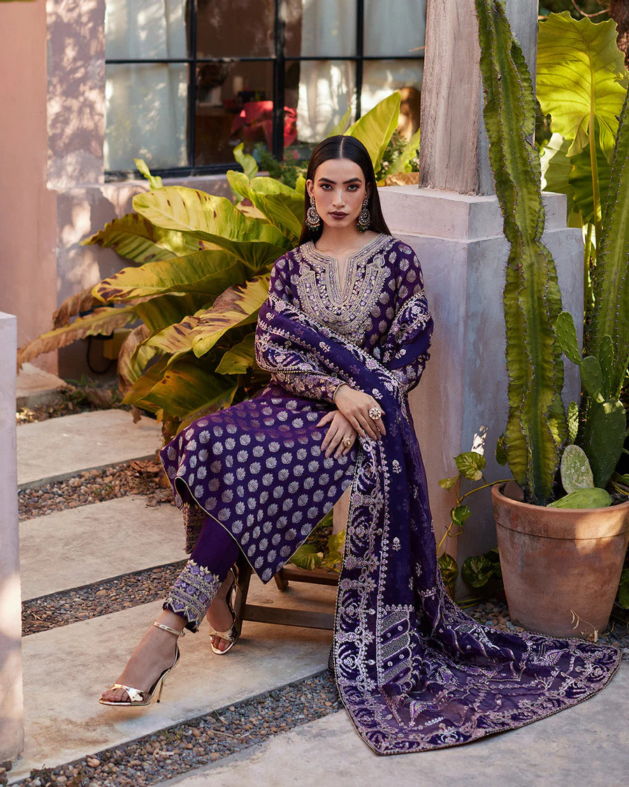 Faiza Saqlain - Clara