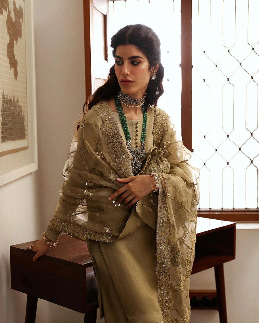 Faiza Saqlain - Nainsi