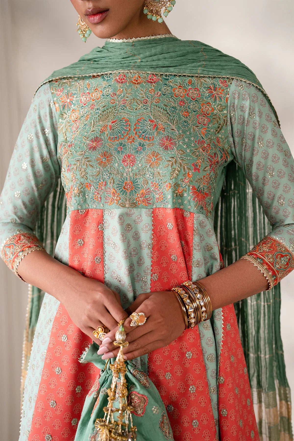 Baroque - EMBROIDERED SILK UF-4141