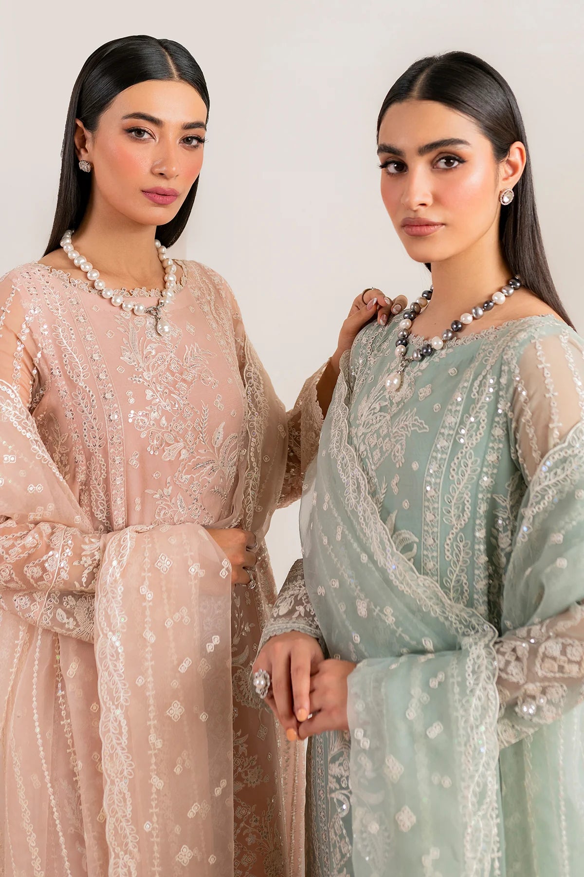 Baroque UF-681 Embroidered Chiffon luxury formal dress collection at Mirha Collections UK. Premium unstitched or custom-stitched Pakistani designer suit with intricate embroidery and a chiffon dupatta.