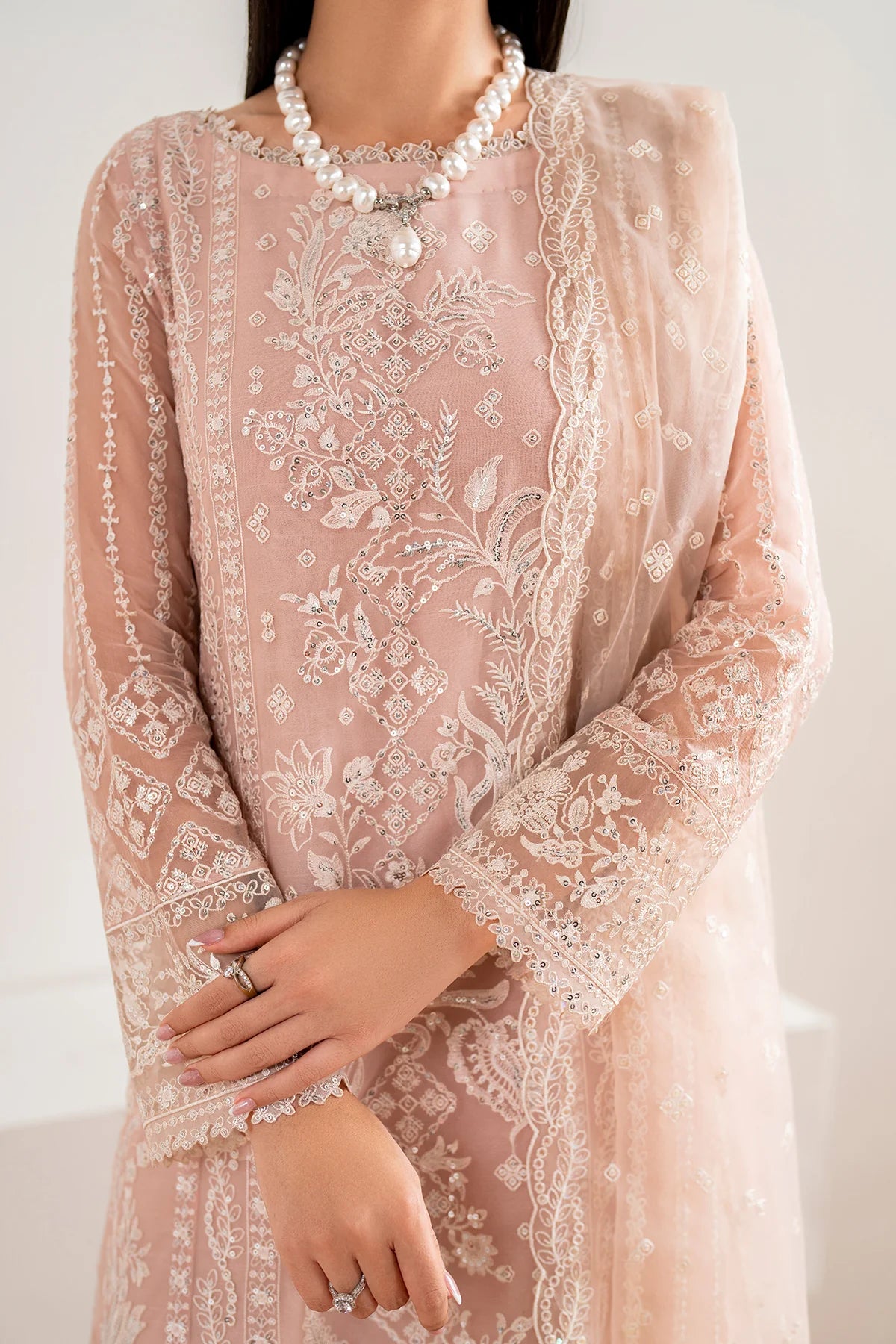 Baroque UF-681 Embroidered Chiffon luxury formal dress collection at Mirha Collections UK. Premium unstitched or custom-stitched Pakistani designer suit with intricate embroidery and a chiffon dupatta.