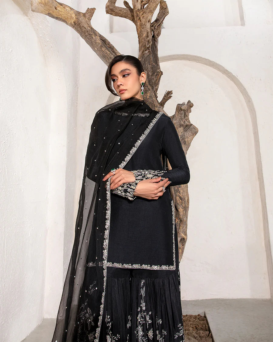 Faiza Saqlain - Ciar