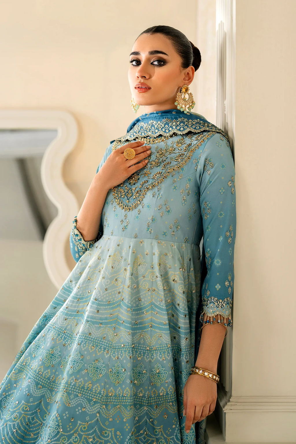 Baroque - EMBROIDERED SILK UF-4162