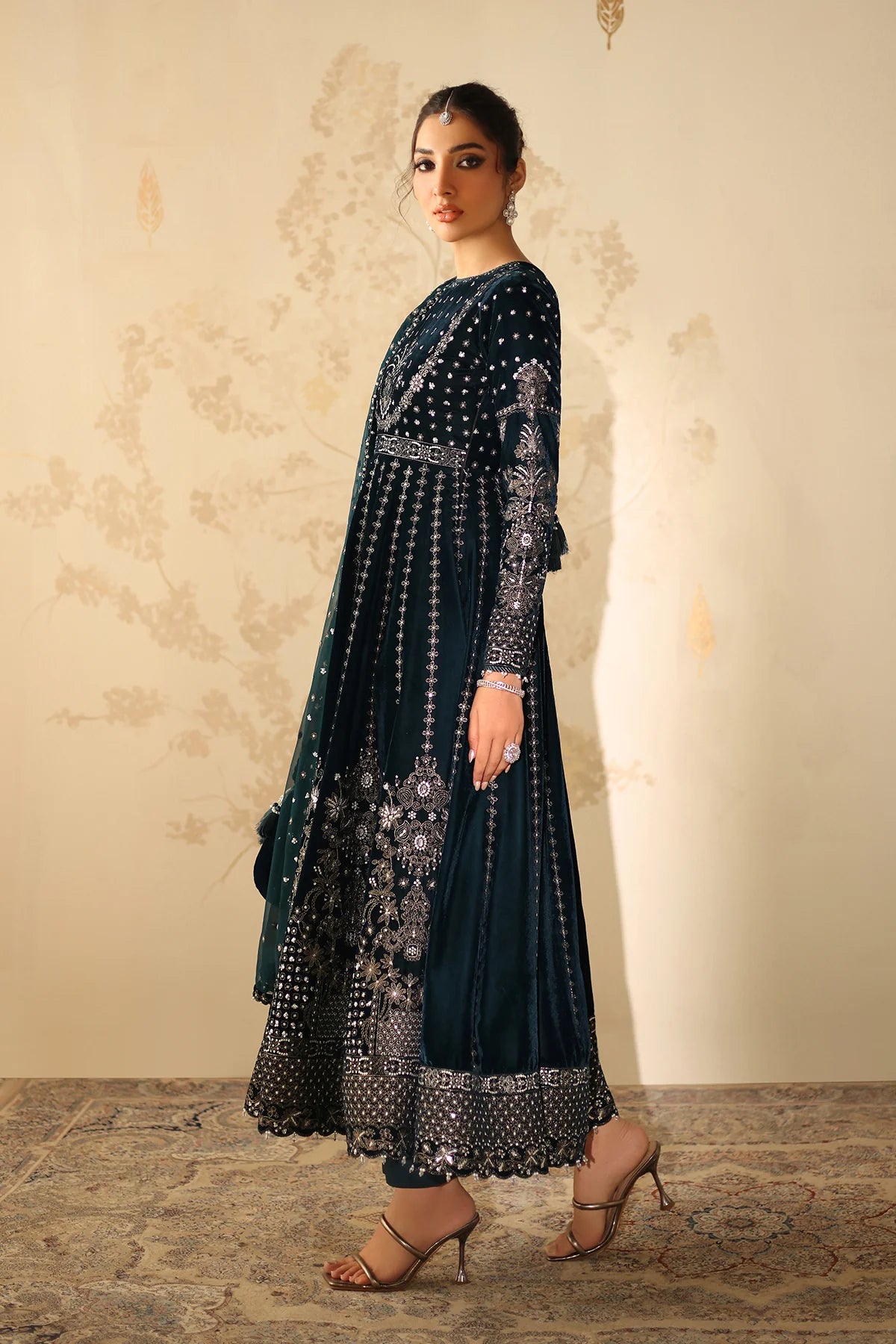 Baroque - EMBROIDERED VELVET UF-4318 - Mirha Collections