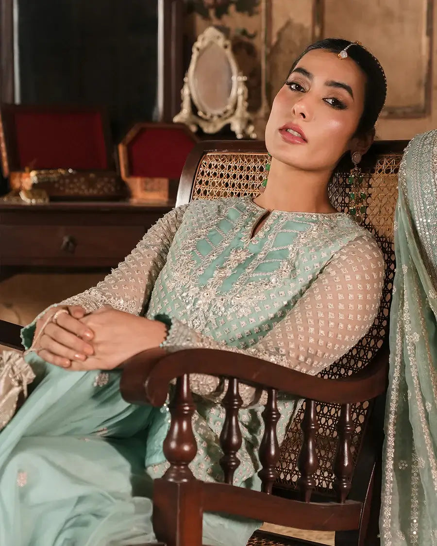 Faiza Saqlain - Valari