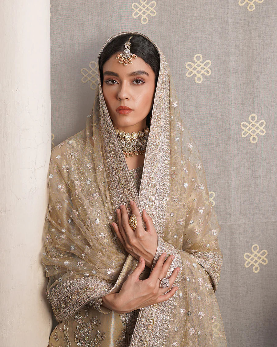 Faiza Saqlain - Aurela