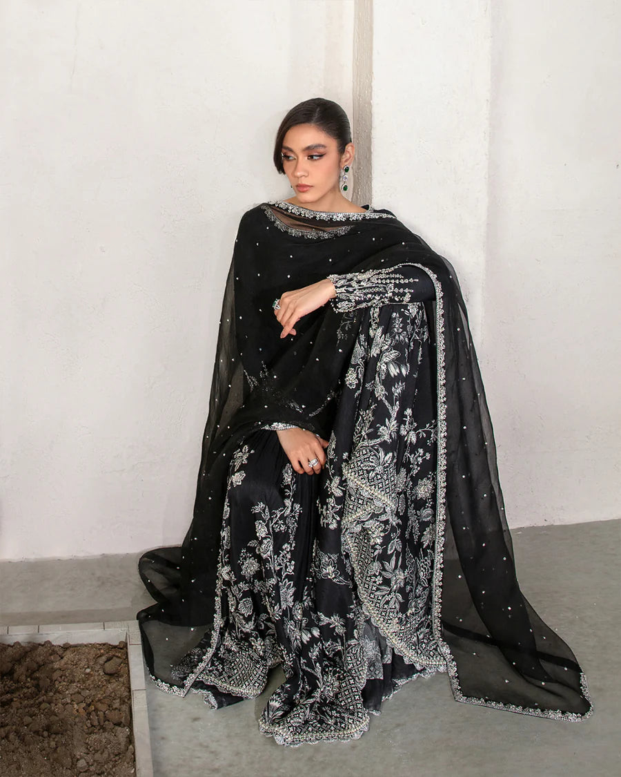 Faiza Saqlain - Ciar