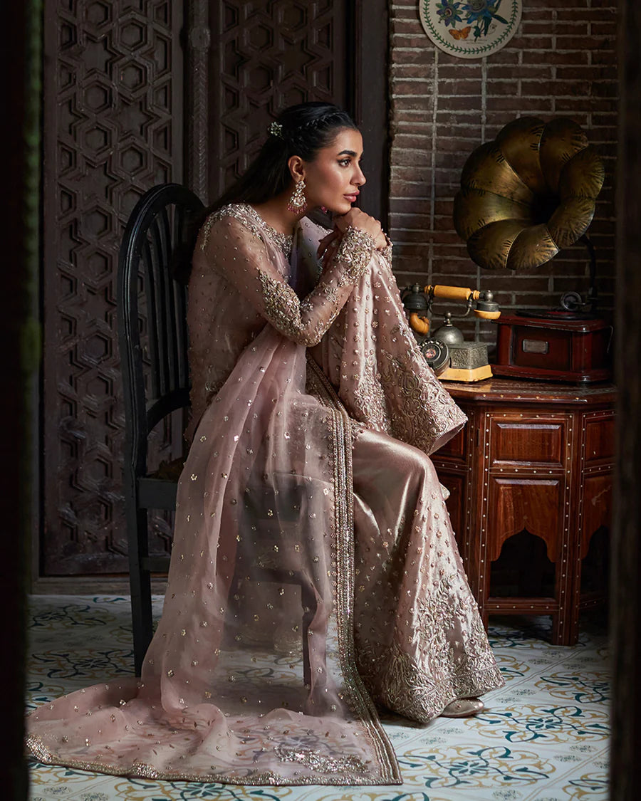 Faiza Saqlain - Samo