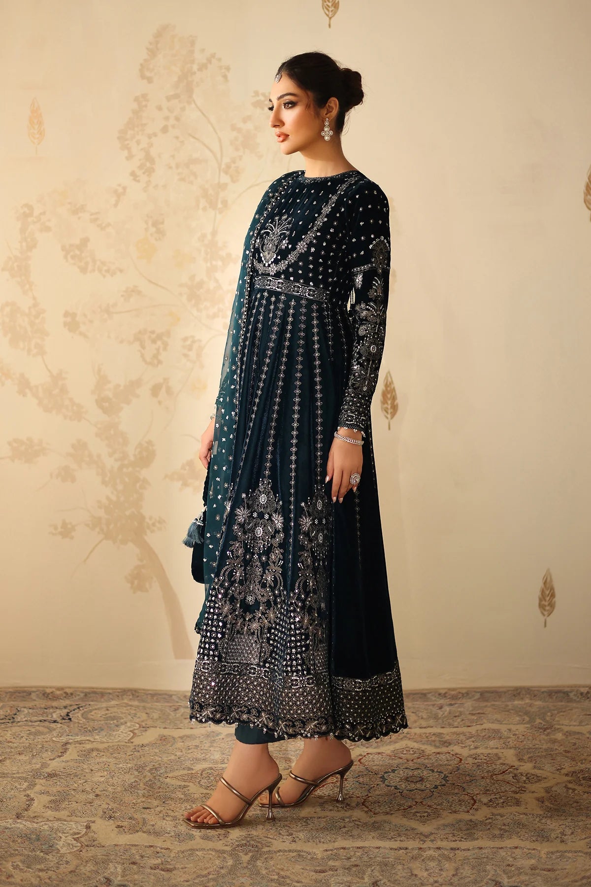 Baroque - EMBROIDERED VELVET UF-4318 - Mirha Collections
