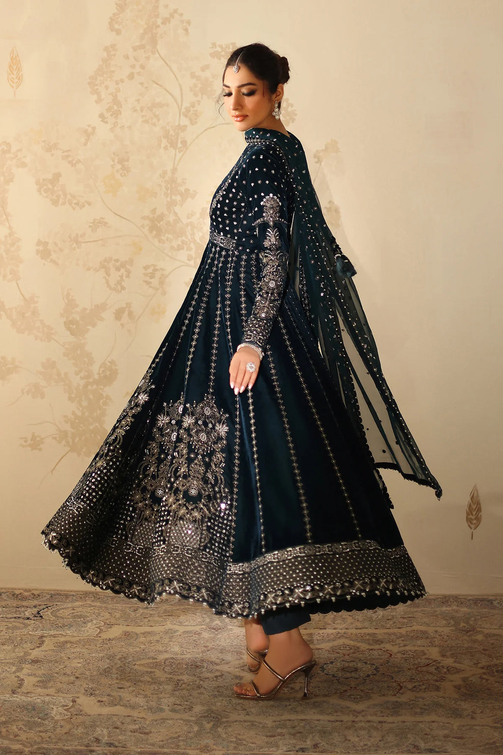 Baroque - EMBROIDERED VELVET UF-4318 - Mirha Collections