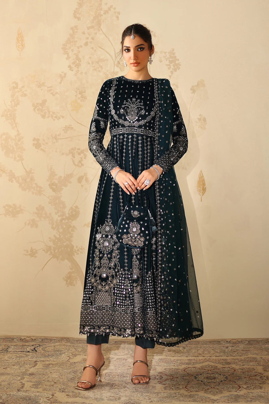 Baroque - EMBROIDERED VELVET UF-4318 - Mirha Collections