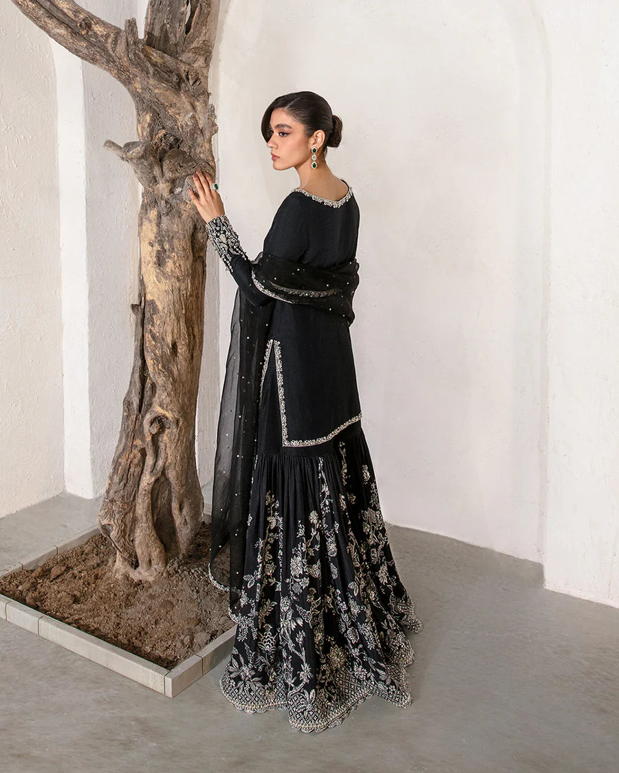 Faiza Saqlain - Ciar