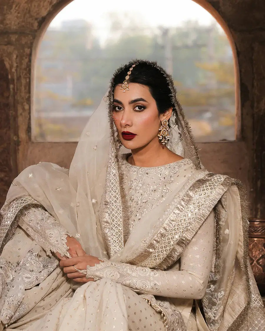 Faiza Saqlain - Devina