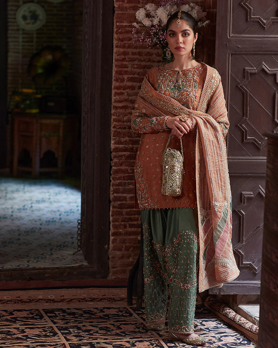 Faiza Saqlain - Pelin