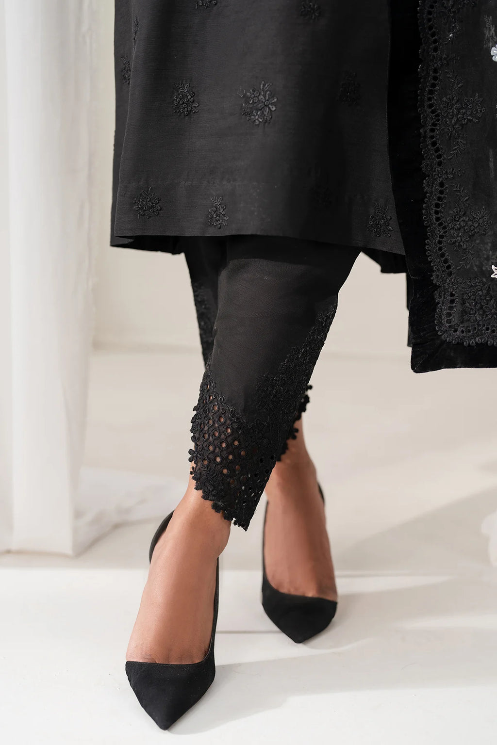 Baroque - EMBROIDERED RAW SILK UF-4137 - Mirha Collections