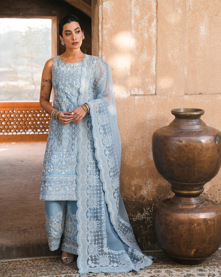 Faiza Saqlain - Yulia