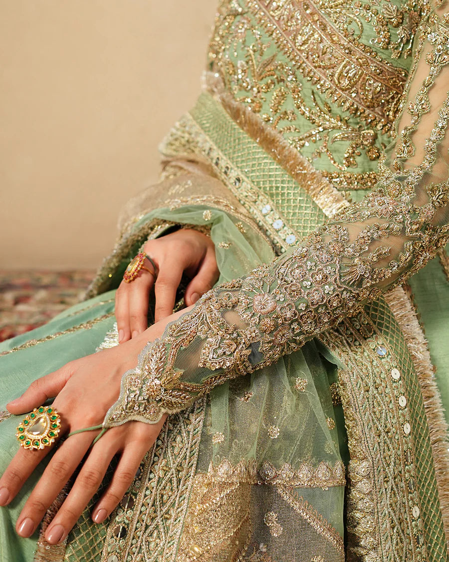 Faiza Saqlain - Adana