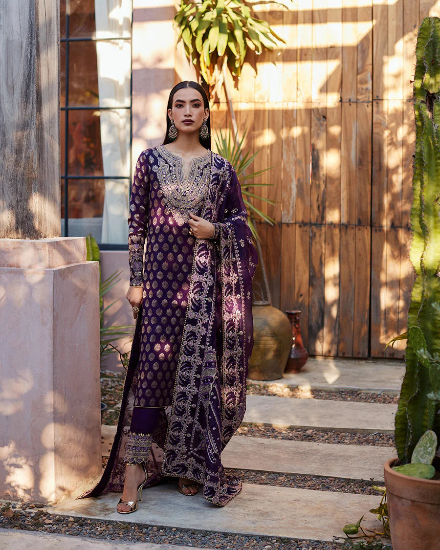 Faiza Saqlain - Clara