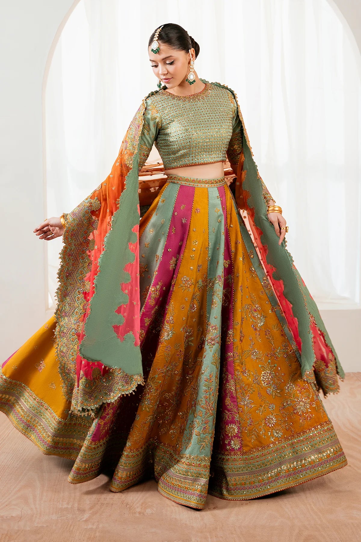 Baroque - EMBROIDERED SILK UF-4036