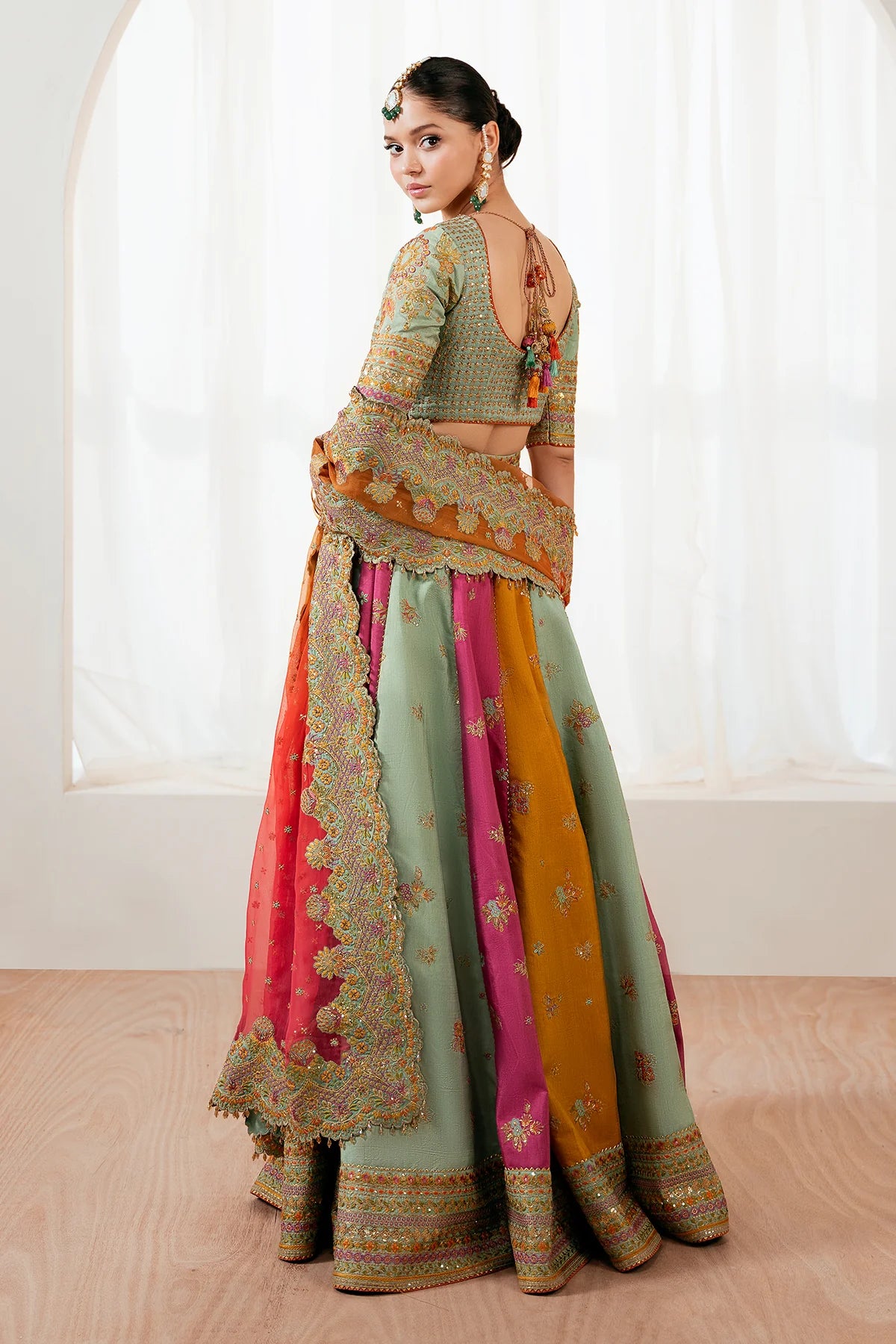 Baroque - EMBROIDERED SILK UF-4036