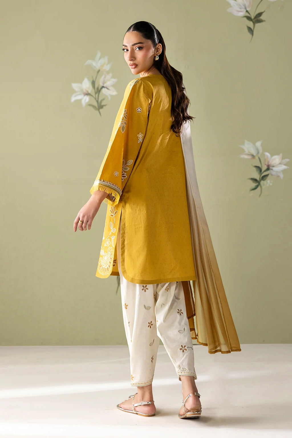 Baroque - EMBROIDERED LAWN UF-4419 - Mirha Collections
