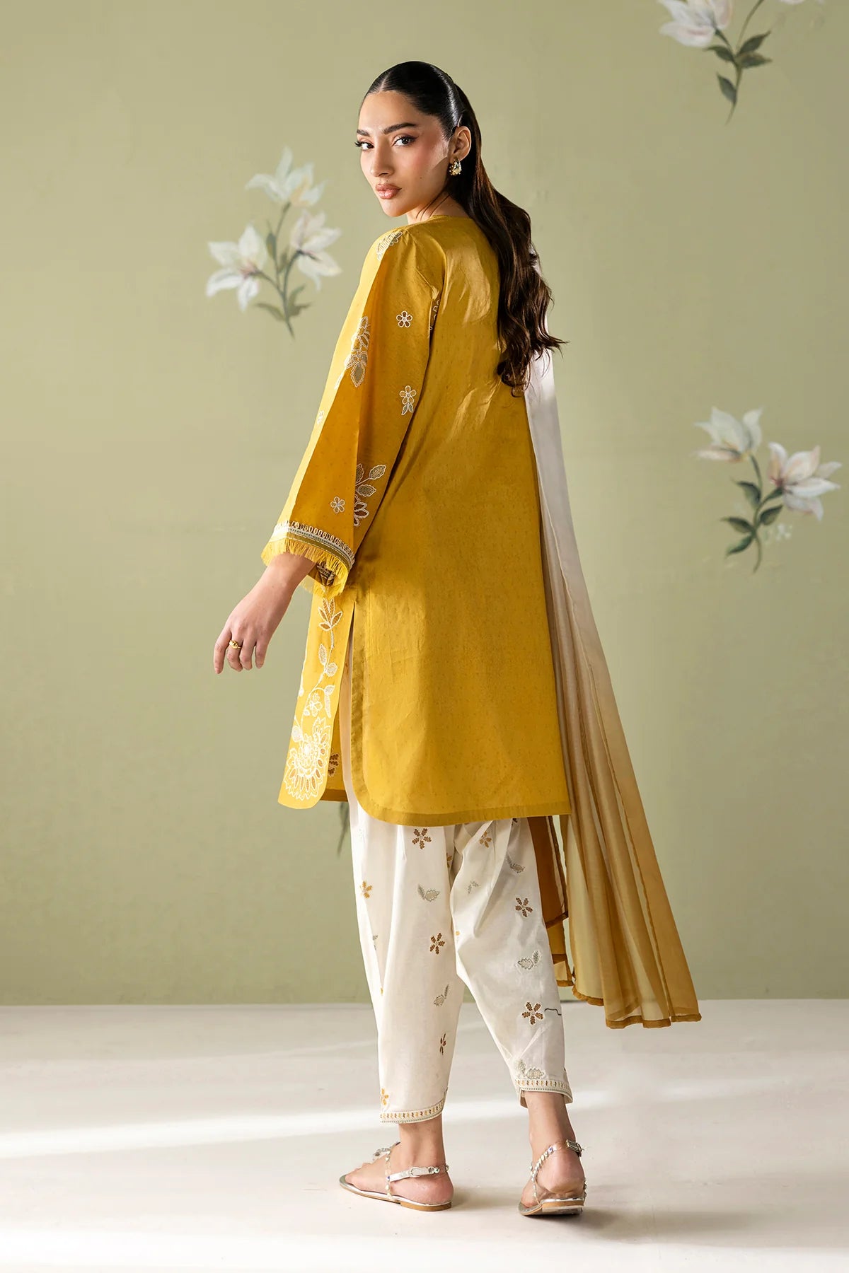 Baroque - EMBROIDERED LAWN UF-4419 - Mirha Collections