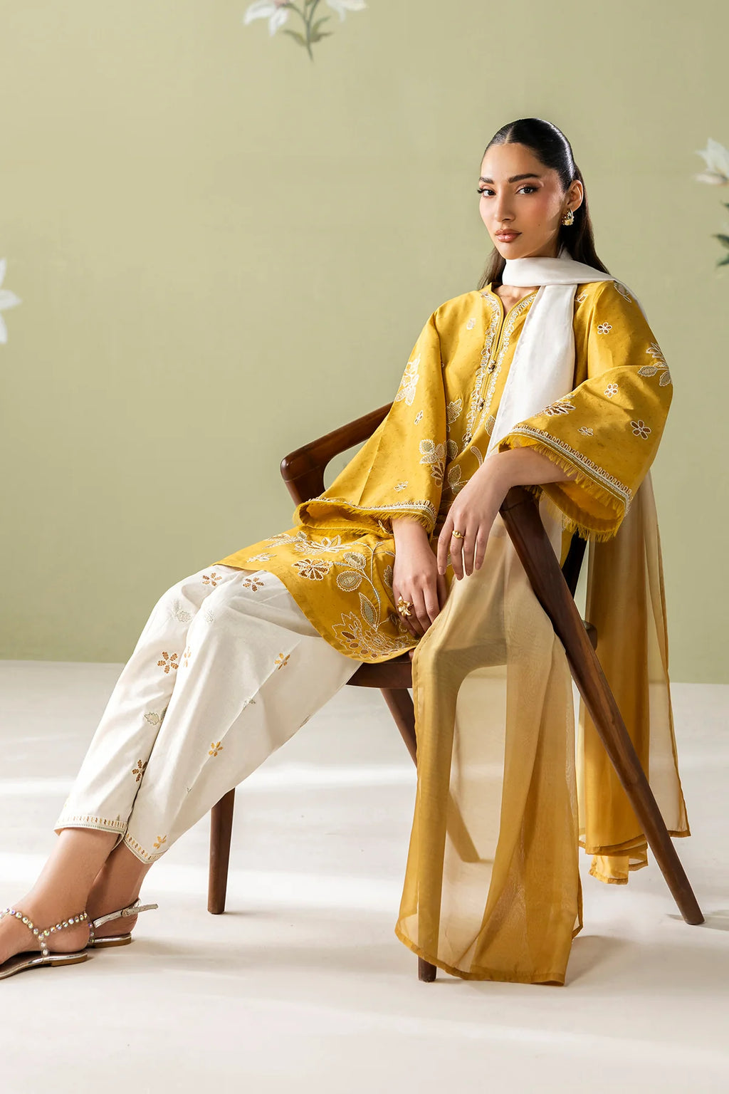 Baroque - EMBROIDERED LAWN UF-4419 - Mirha Collections