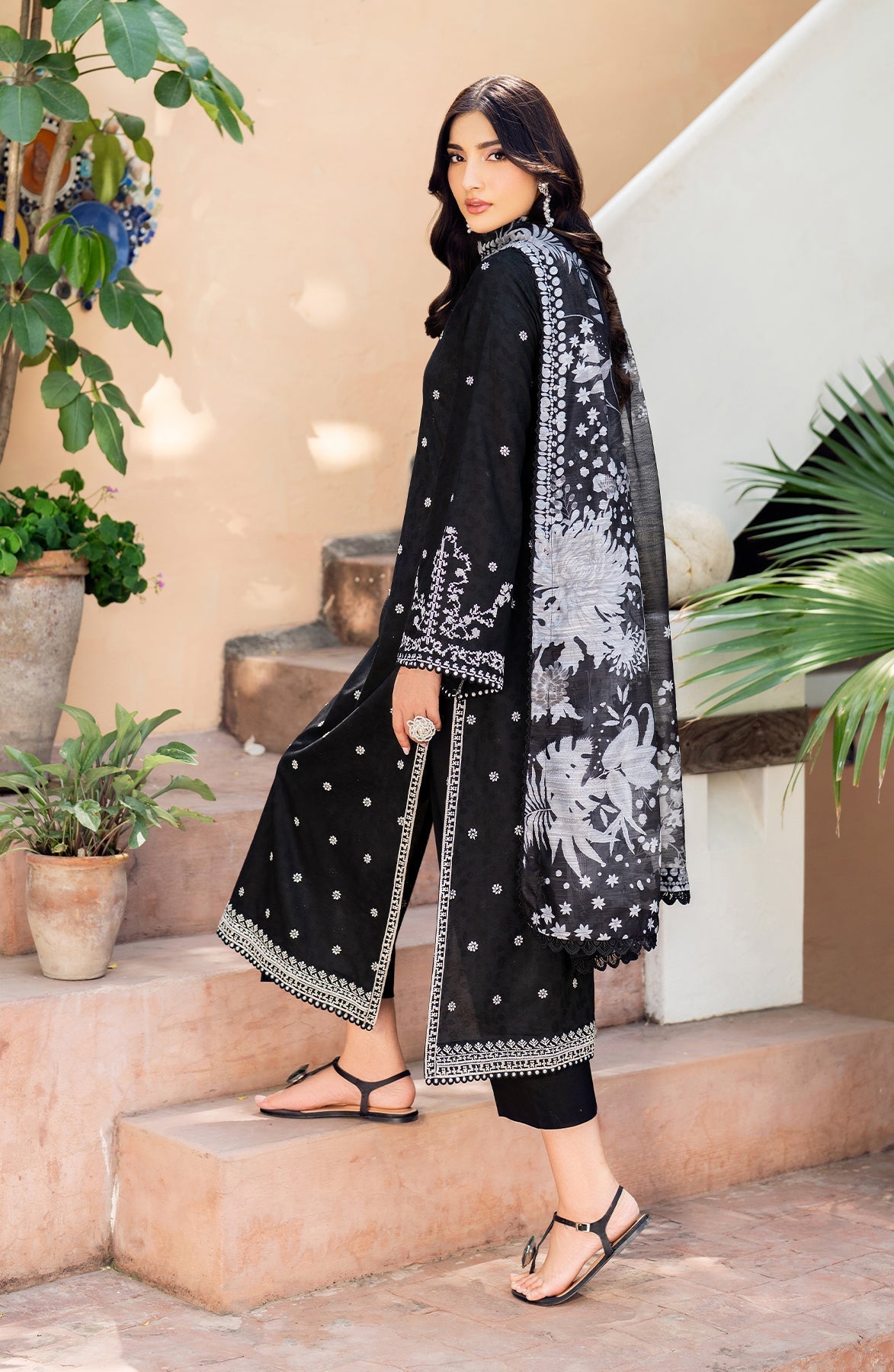 Zarif | Nura Textured Lawn 25 |  MILHA