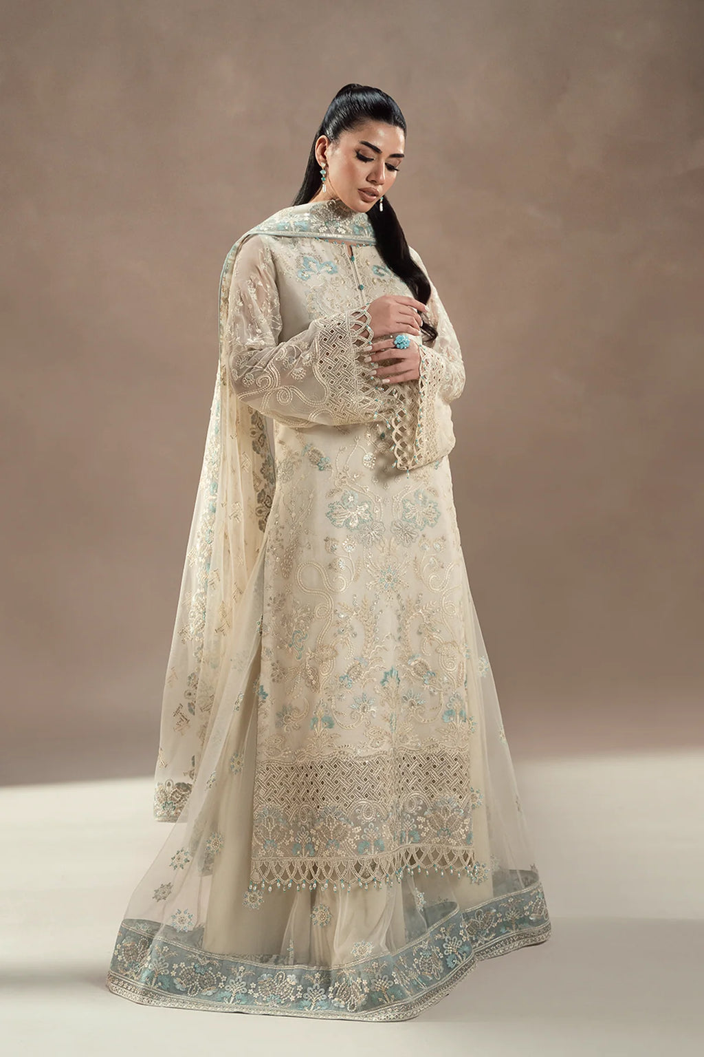 Lavish - PEARL GARDEN