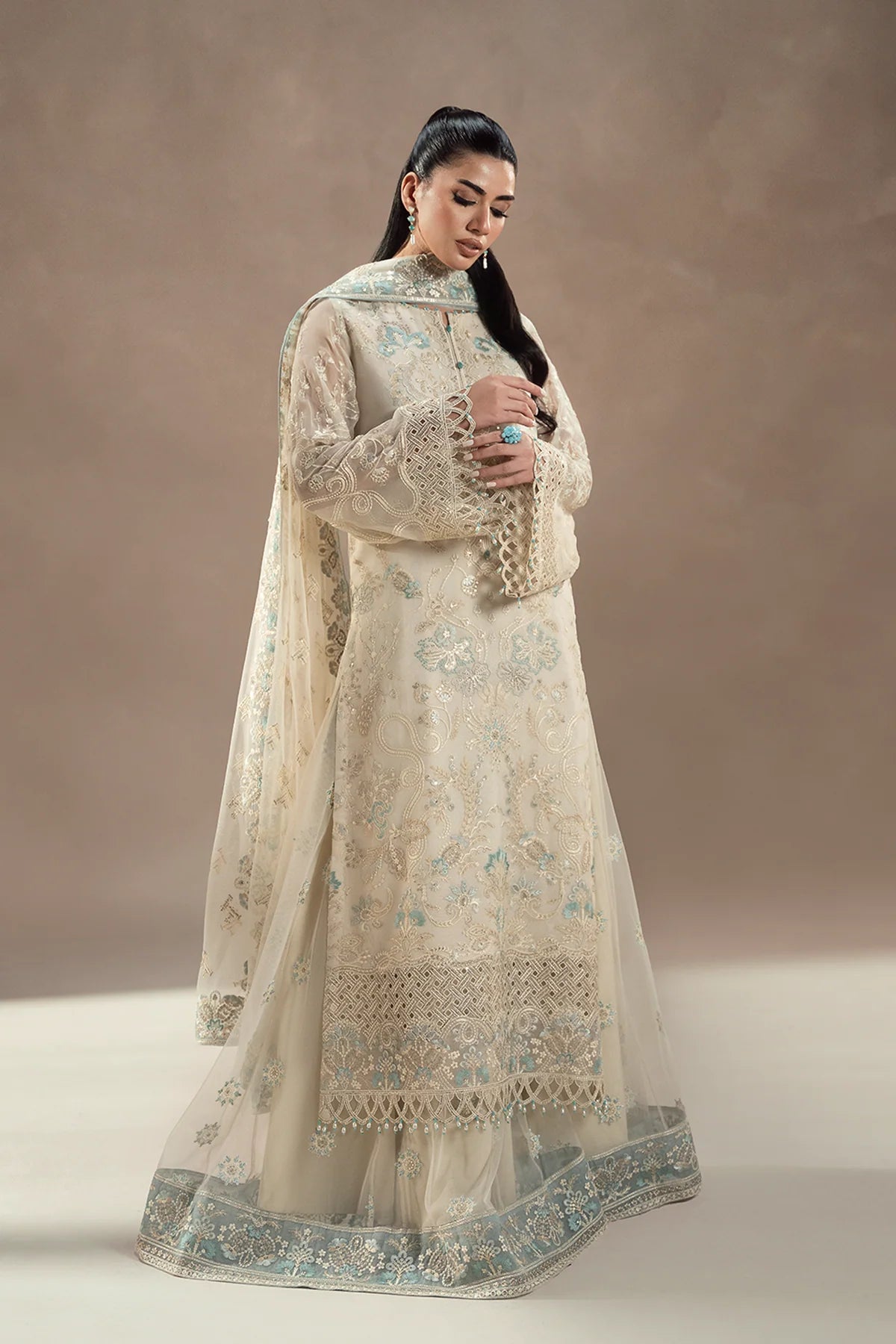 Lavish - PEARL GARDEN