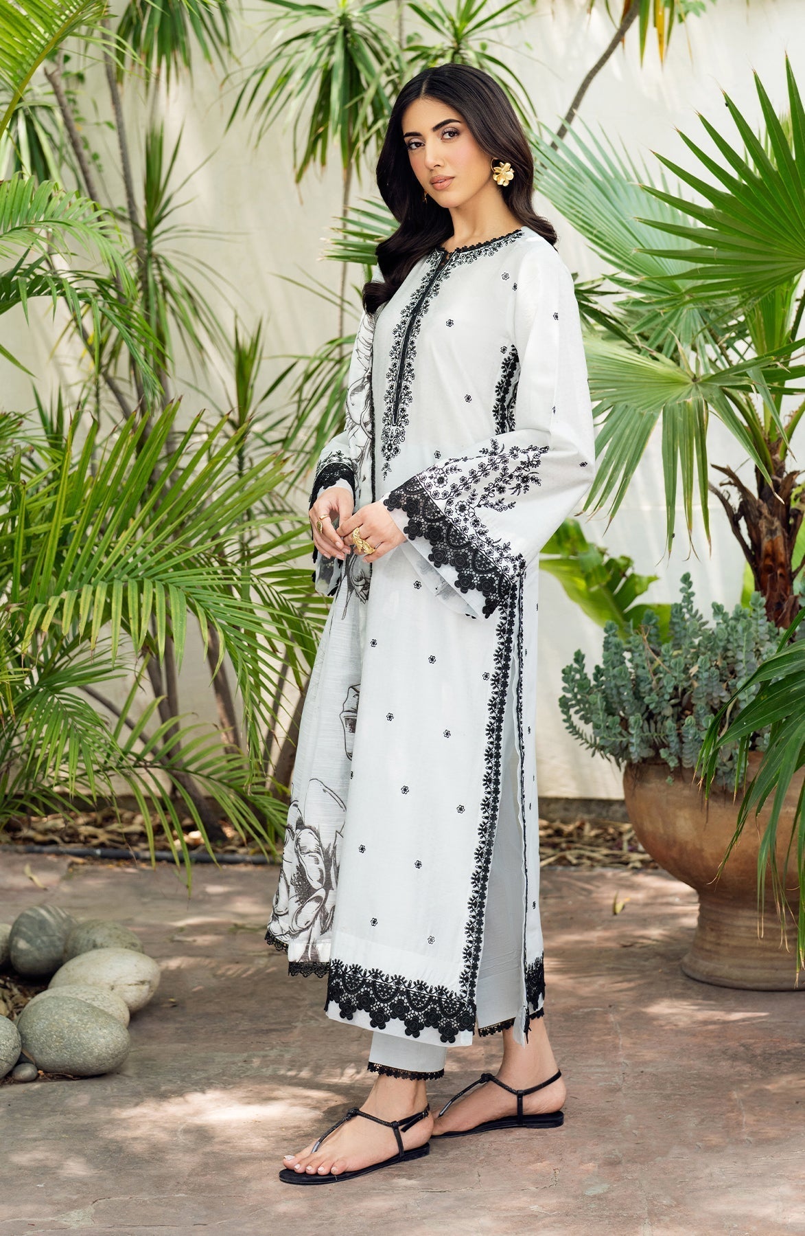 Zarif | Nura Textured Lawn 25 | REEHA