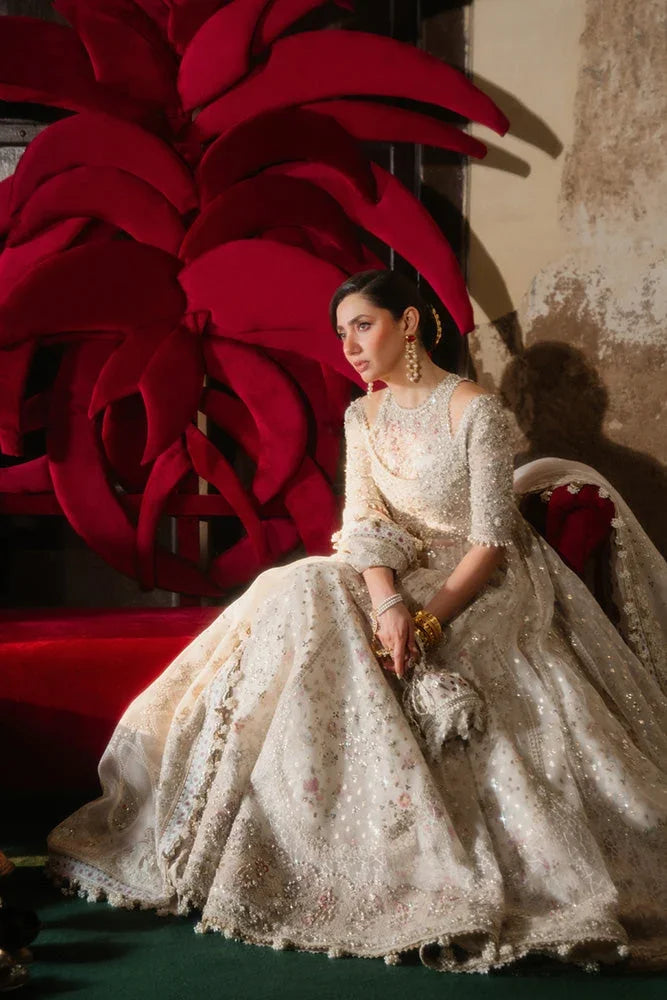 "Focus on matching embellished organza dupatta framed with four-sided embroidered borders paired with Suffuse Ishani set."