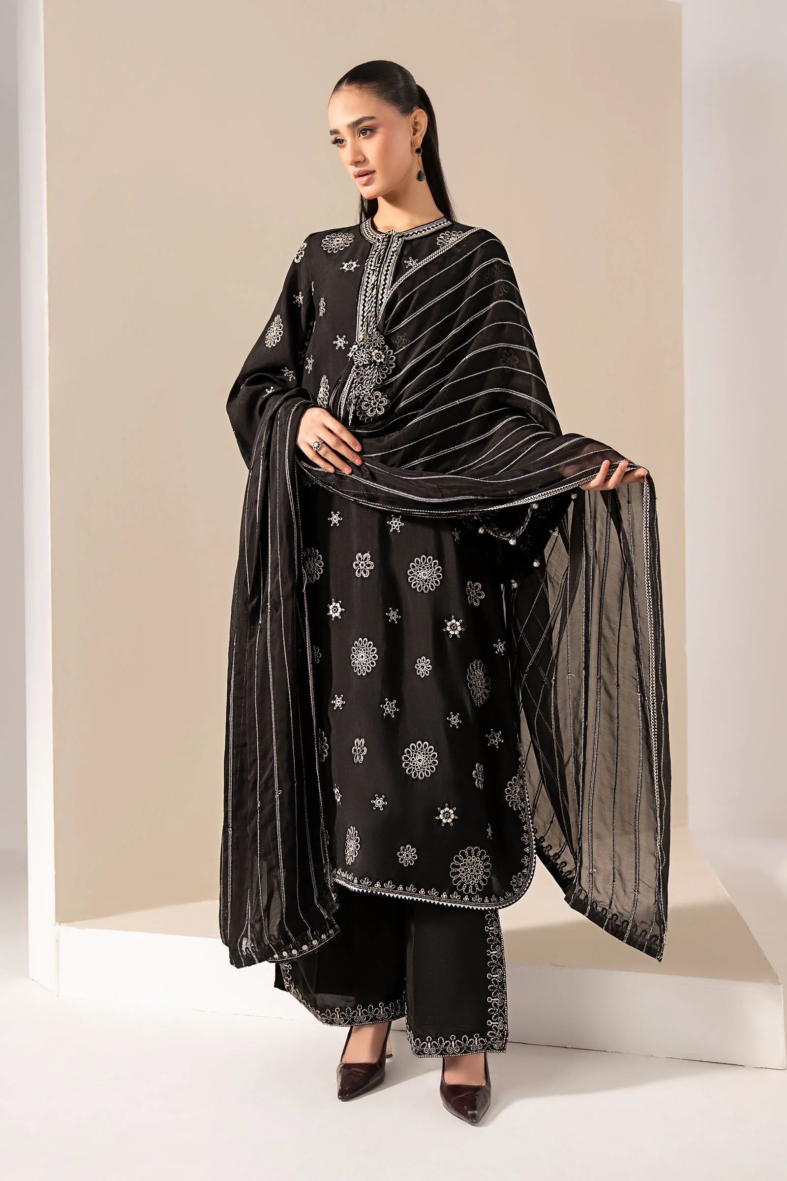 Maria.B. - Embroidered Tissue Staple Suit